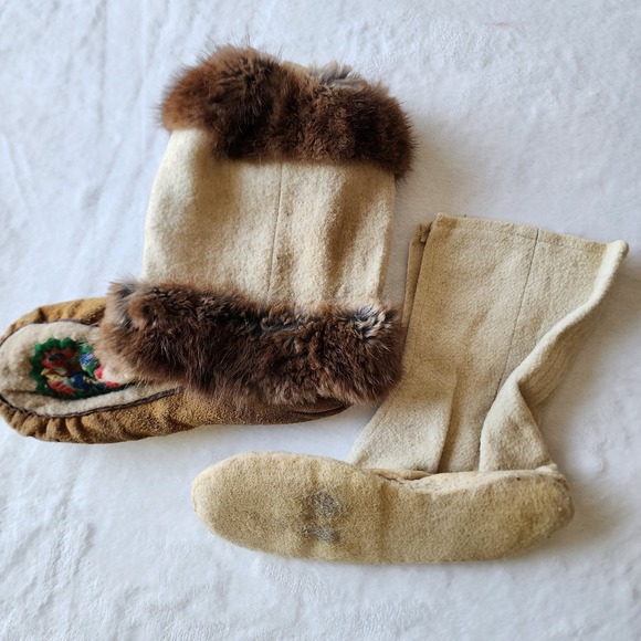 VTG Leather Moccasins Mukluks Native American Made Suede Fur Wool Embroidery 70s - Picture 15 of 16